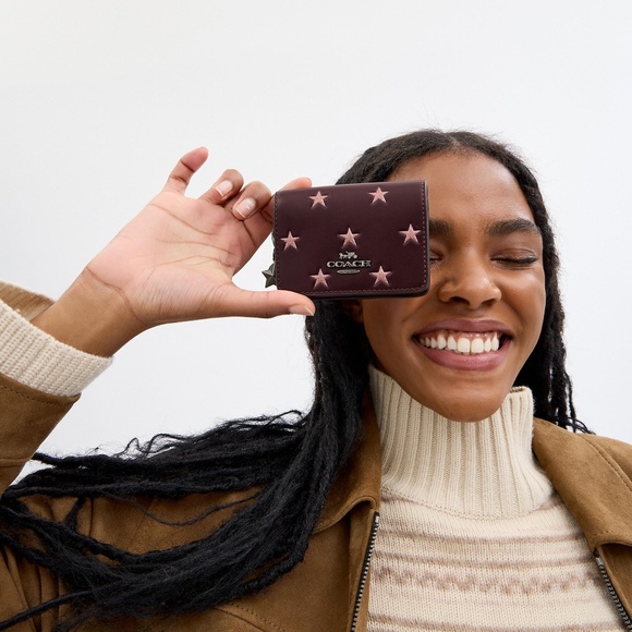 New Coach Boxed Mini Wallet On A Chain With Star Print Color: Merlot - Picture 3 of 6